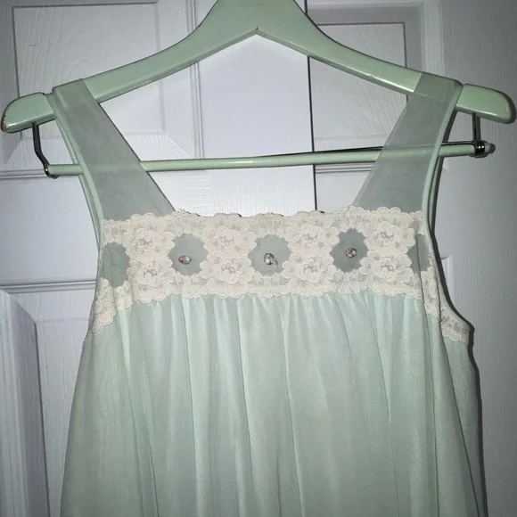 1960’s Mint Green Chiffon Peignoir Set | Lace Nylon Nightgown & Robe |Sears - Picture 10 of 11